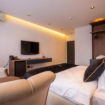 Plaza Boutique Hotel Prishtinë Luaran gambar